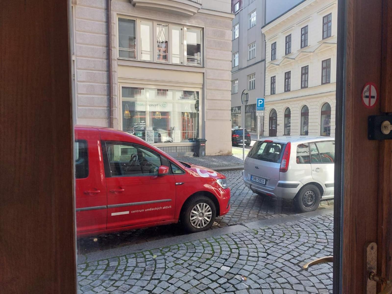 Exkluzivni Apartman V Prizemi V Hradci Kralove Hradec Králové Eksteriør bilde